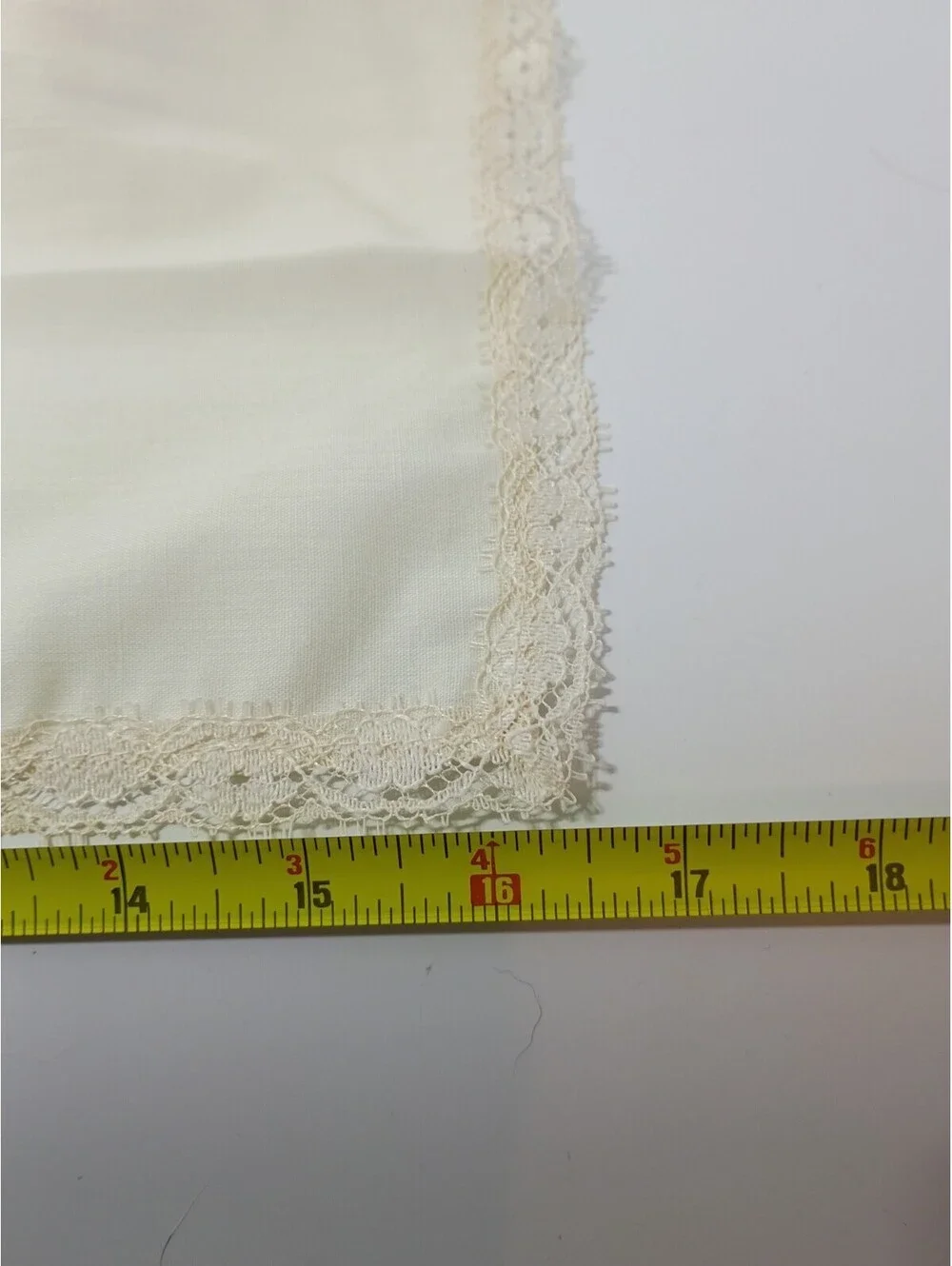 4 Vintage Cloth Napkins Square Lace Edge 1970s Romantic Tea Party